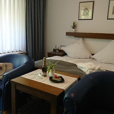 Cafe Blaich - Hotel Garni Höfen an der Enz Dış mekan fotoğraf